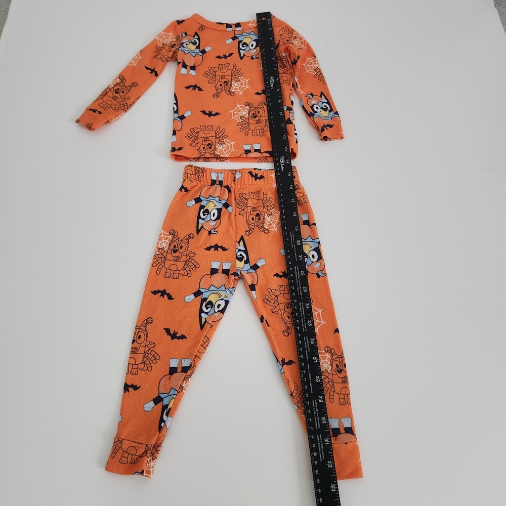 Bluey Halloween Pajamas 2T Orange Spider Bingo Long Sleeve Set - Picture 2 of 7